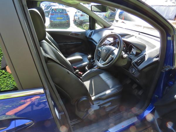 Used Ford B-Max EO65AGU 17