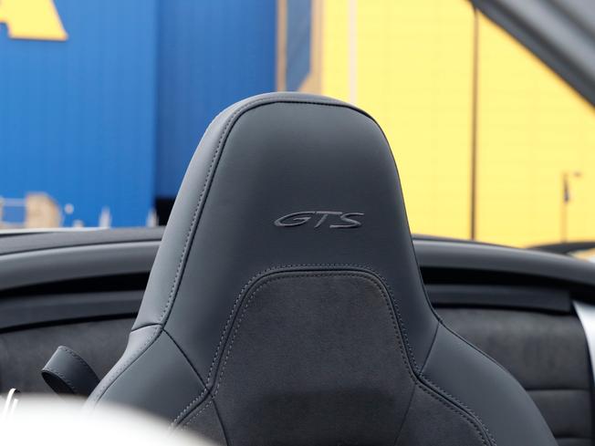 PORSCHE 911 Photo 12