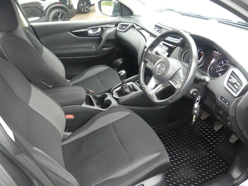 Nissan Qashqai Photo a821ebab-7f6f-4e28-806b-bc9b36aacb68.jpg