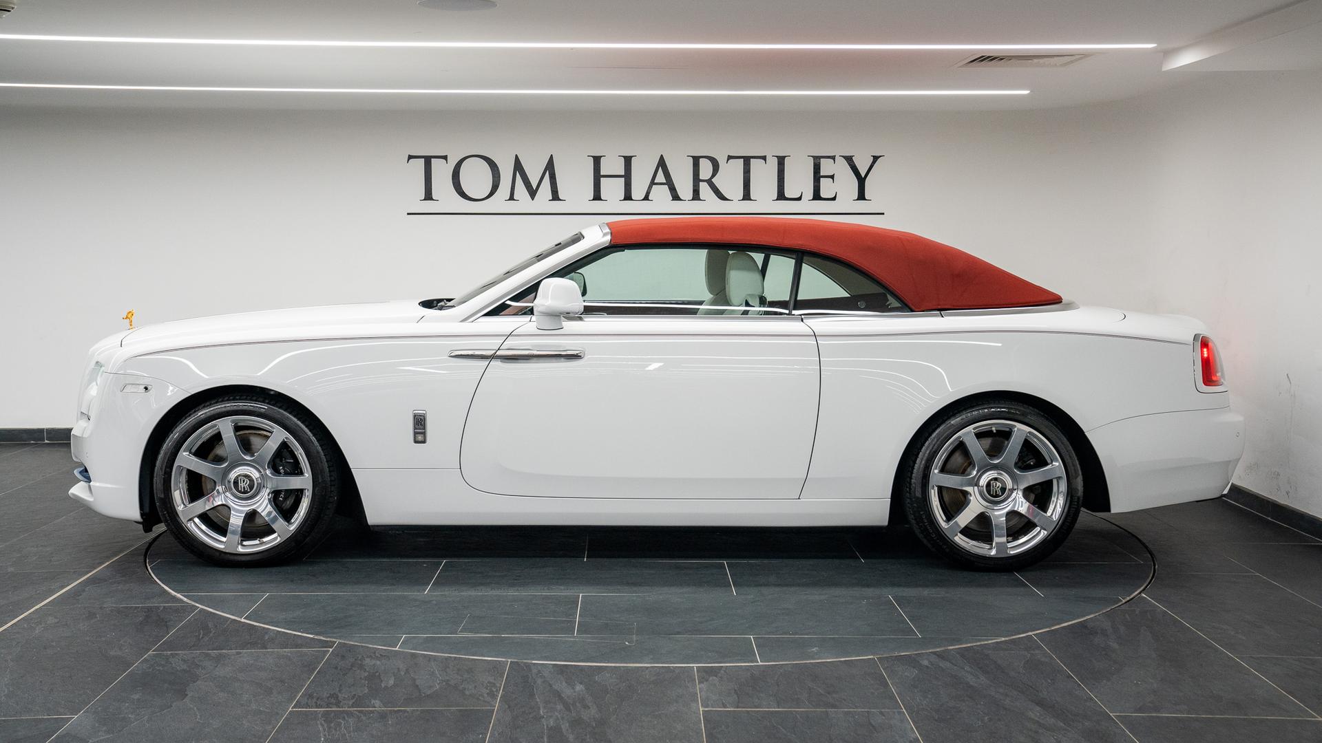 Rolls-Royce Dawn Photo a826243b-b35f-4d97-8db0-21ce6c2c5c44.jpg