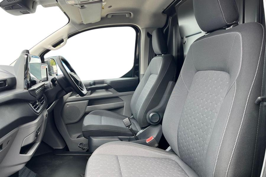 Ford TRANSIT CUSTOM Photo a828f4d5-1104-47c8-b957-0fb9a85b238c.jpg