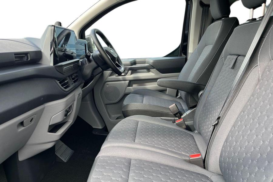 Ford TRANSIT CUSTOM Photo a83cb186-b17f-4414-90aa-ec33f5cf13ff.jpg