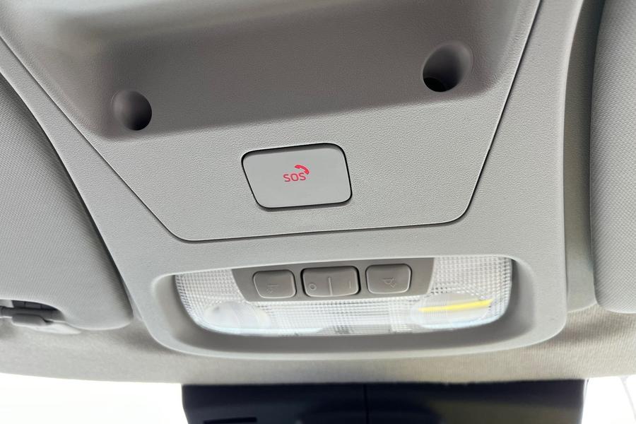 Ford TRANSIT COURIER Photo a8490afe-996b-465d-8584-73f21a1643bb.jpg