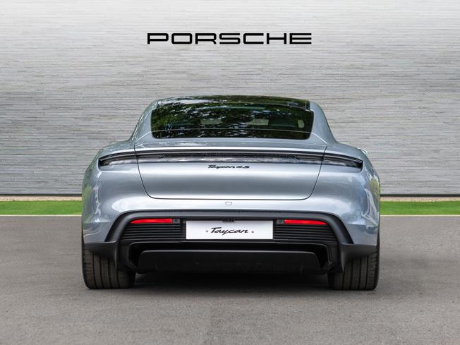 PORSCHE Taycan Photo 7