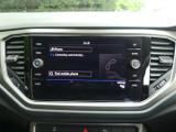 Volkswagen T-Roc Photo 23