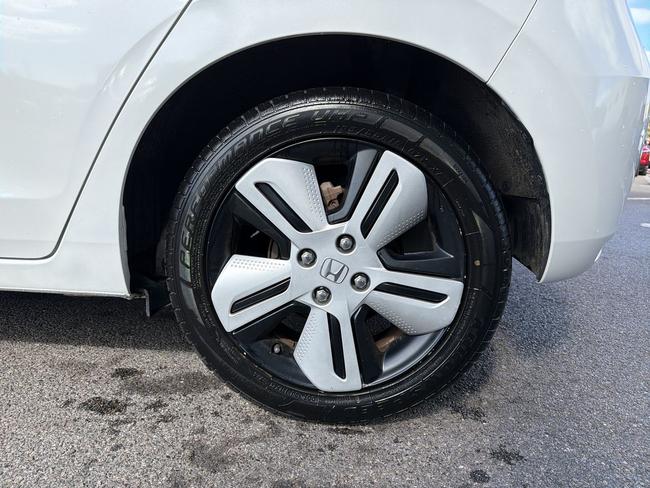 Honda Jazz Photo a851c171-e62f-4e77-8eab-72d169a80449.jpg