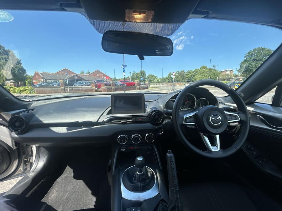 Mazda MX-5 RF Photo a85a91bd-ed5f-48c4-8e22-379f9263b091.jpg