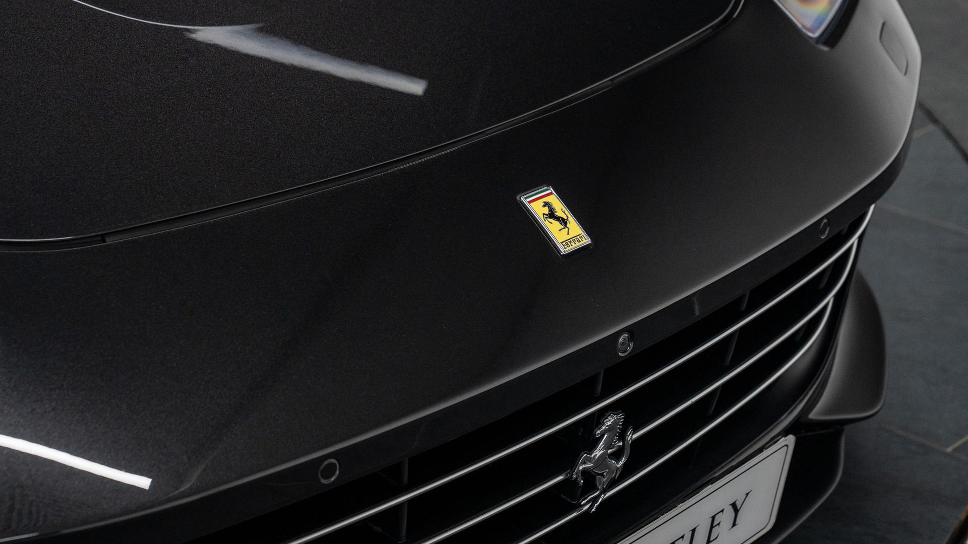 Ferrari GTC4 Lusso Photo a86687fd-ce80-4a34-80b5-d73b01e08166.jpg