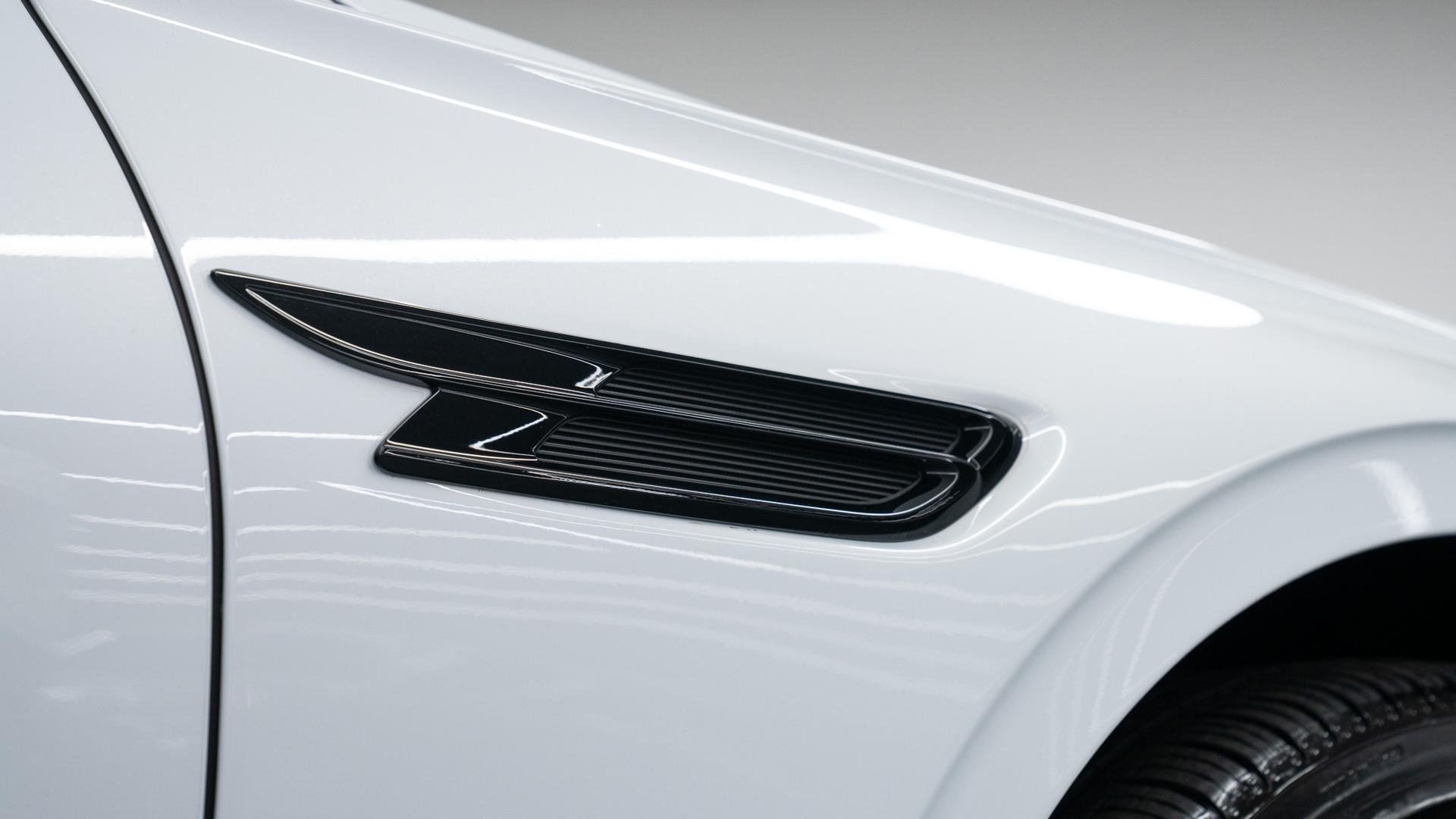 Bentley Flying Spur Photo a871531c-d4bb-410a-b8d9-85d0d833c7c6.jpg