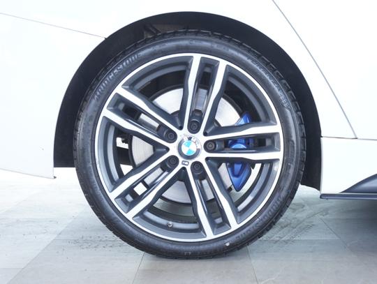 BMW 3 Series Photo a88280ea-f5a2-47aa-924f-2ff029acd912.jpg