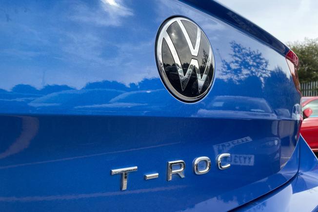 VOLKSWAGEN T-Roc Photo 21