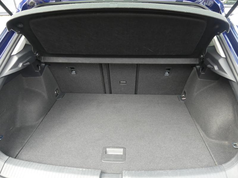 Volkswagen T-Roc Photo a88d50bc-d287-47f7-94f3-2dcb54de872f.jpg
