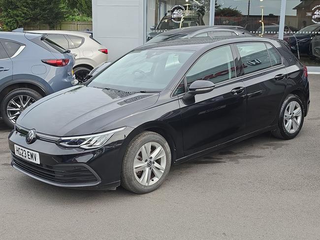 Volkswagen Golf Photo a890587d-b1ce-4619-996c-6d5462a2b6ee.jpg