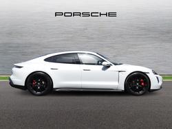 PORSCHE Taycan Photo 3