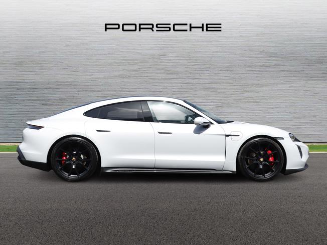 PORSCHE Taycan Photo 3