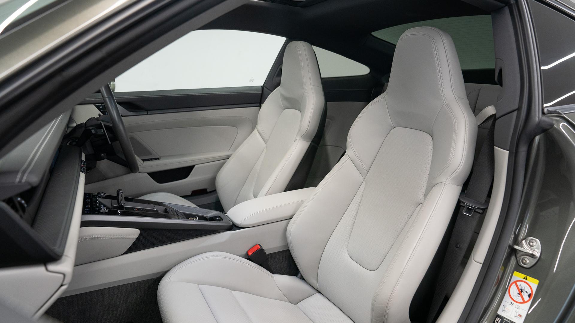 Porsche 911 Photo a89de4b3-3ed0-427c-b075-87b124b0d11a.jpg
