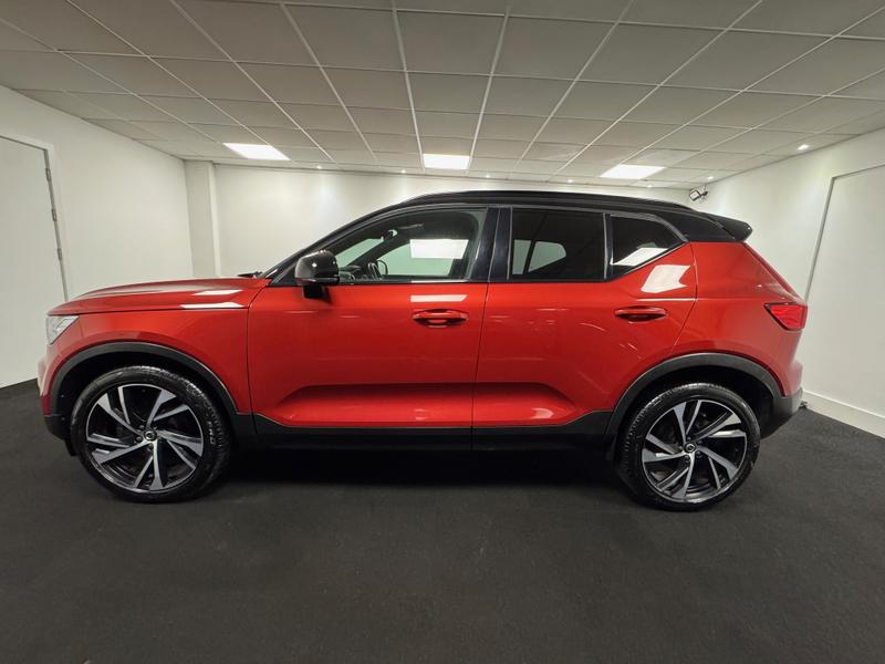 Volvo XC40 Photo a8b2f96a-43f9-426b-86a6-4f51e05ab821.jpg