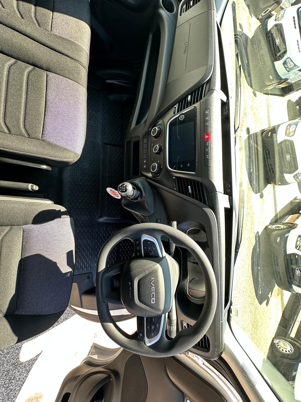 Iveco Daily 35S14 Photo a8b79c00-44a5-4d40-a80f-e0e201a33da5.jpg