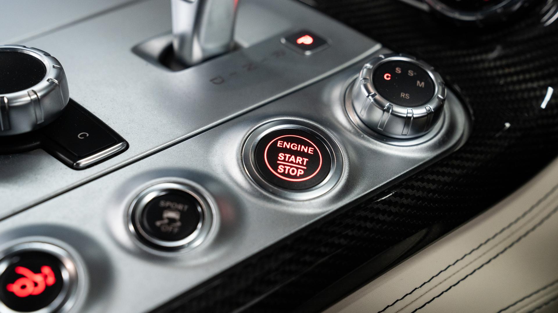Mercedes-Benz SLS Photo a8bd4d6d-3f6a-4f67-bd8a-97286968b3b1.jpg