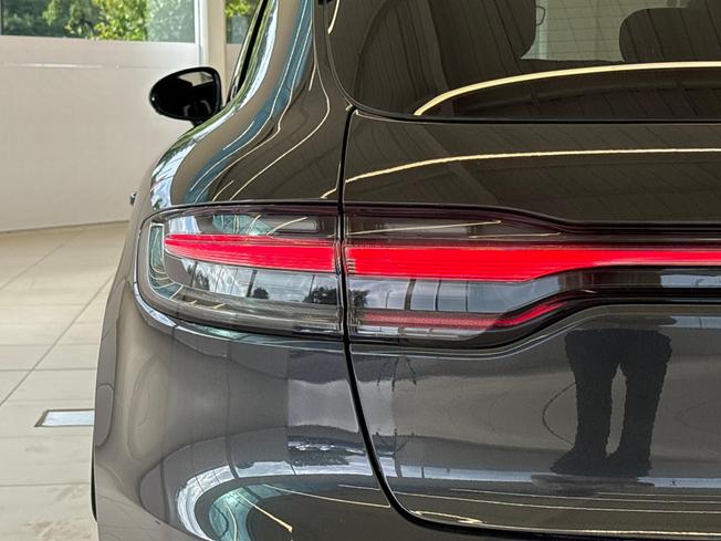 Porsche Macan Photo 22