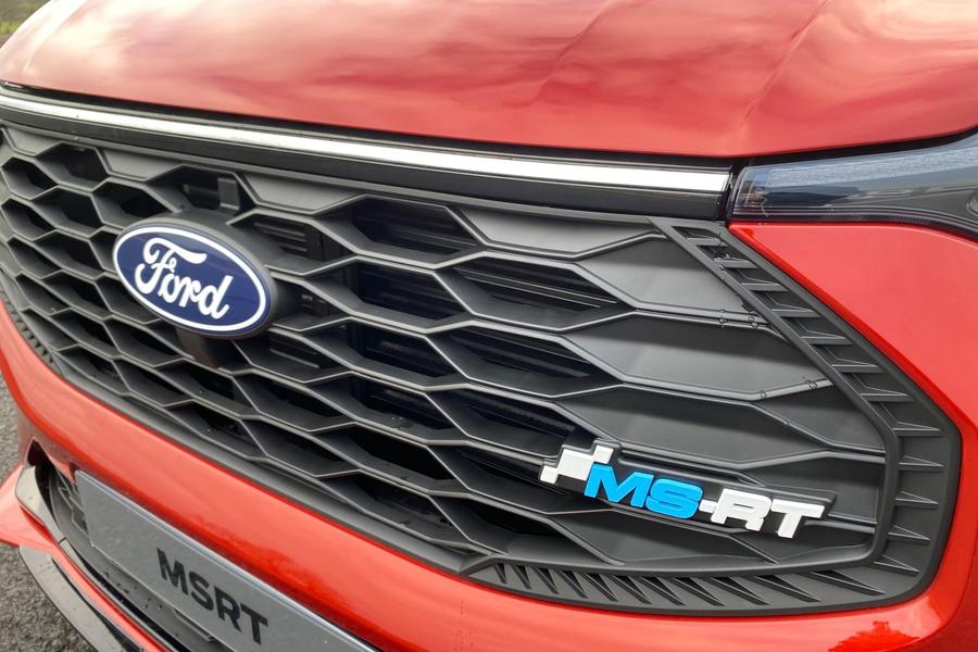 Ford TRANSIT CUSTOM Photo a8bf5db8-4b0c-4ad7-8ff6-b2888274ed25.jpg