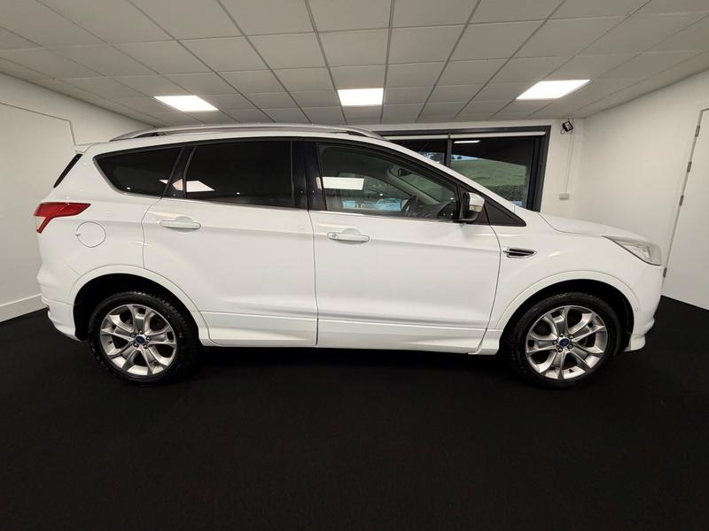 Ford Kuga Photo a8d84223-cf46-4594-b915-84c4d1ffc5dd.jpg