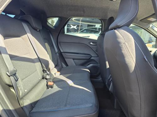 Renault Captur Photo a8dff832-e754-40b5-aba3-7a4b56f74644.jpg