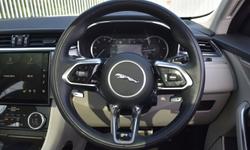 Jaguar F-PACE Photo 13