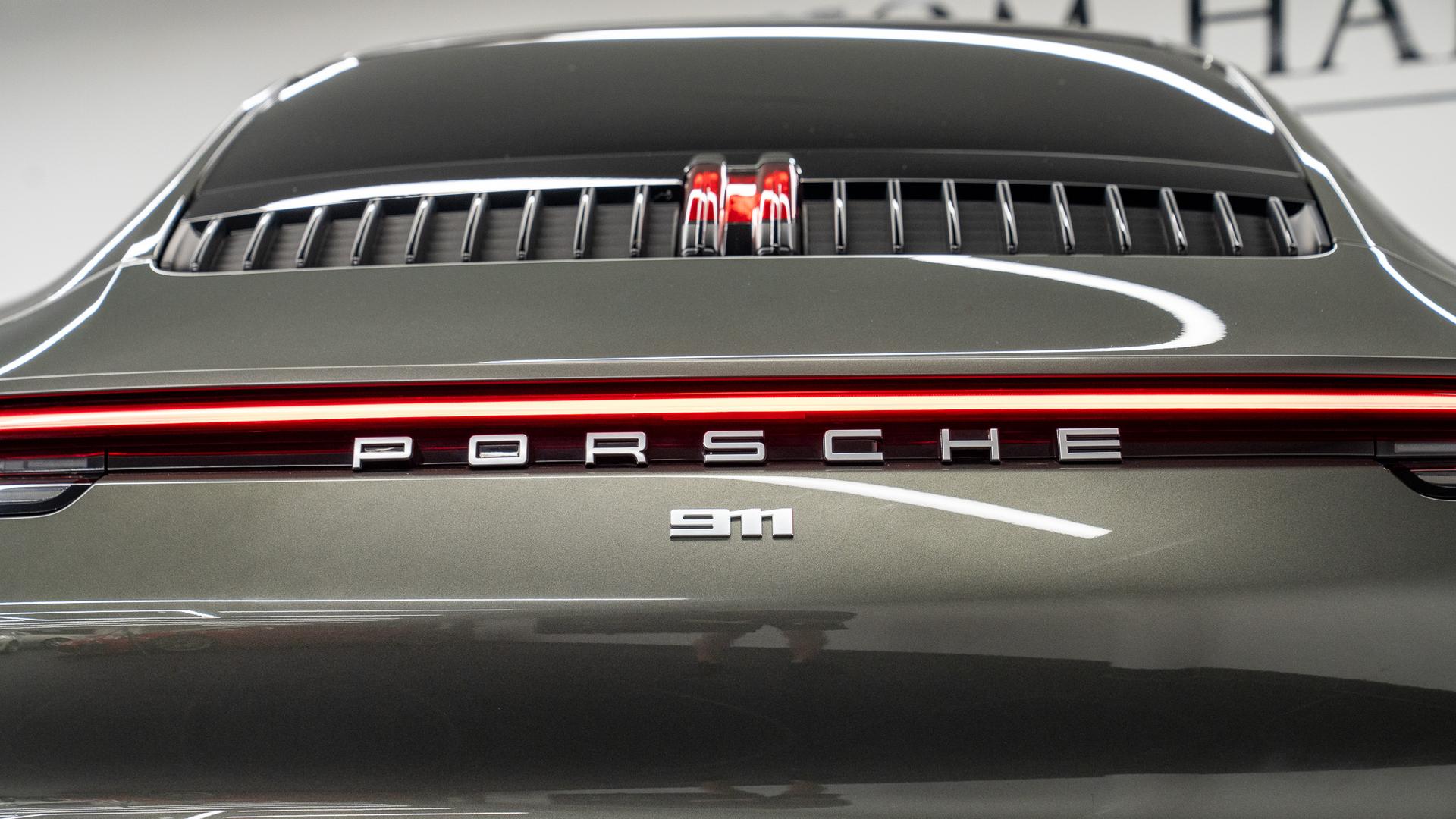 Porsche 911 Photo a8e41fb8-bc14-42ed-b7d8-b1493d838d72.jpg