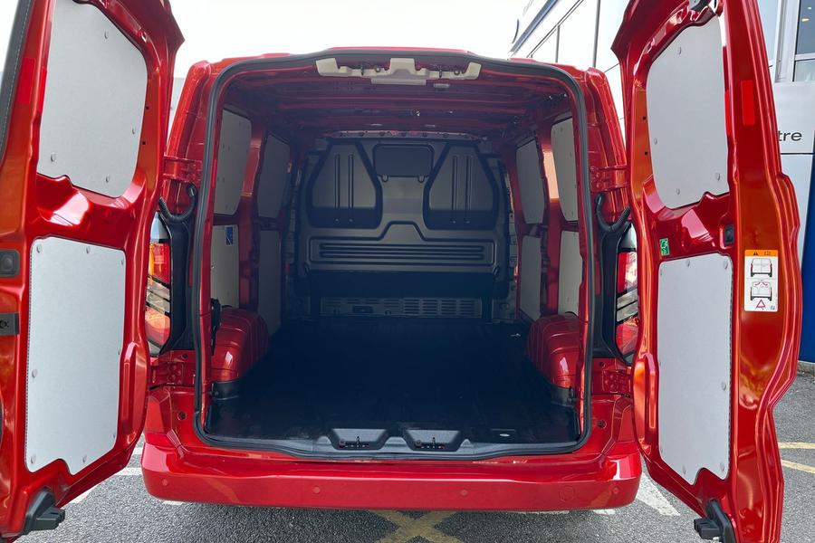 Ford TRANSIT CUSTOM Photo a8e656e9-5b8d-422c-a869-226c8ec307b0.jpg