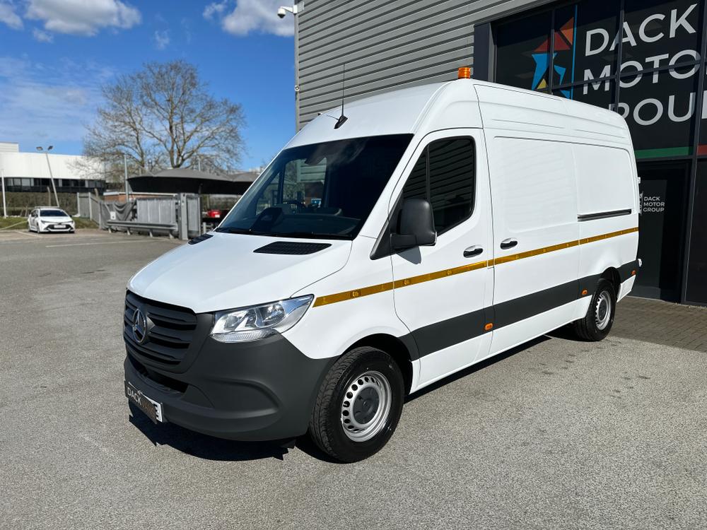 Mercedes-Benz Sprinter Photo a913c347-23e9-4ec5-aa03-af0dcaf572b4.jpg