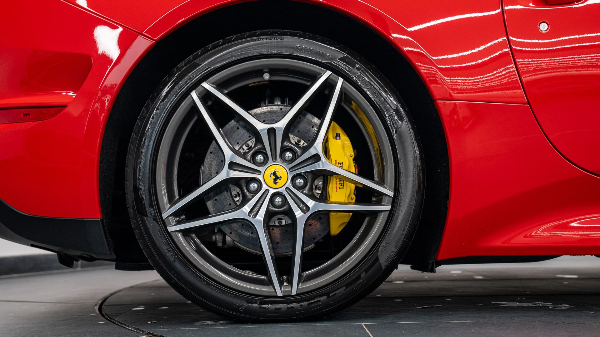 Ferrari California Photo a926a829-cc17-46ed-9158-ef08cd4fd935.jpg