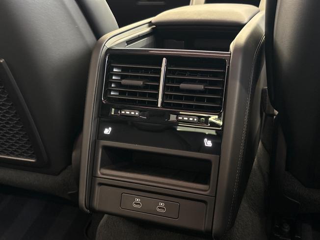 Porsche Cayenne Electric Photo 27