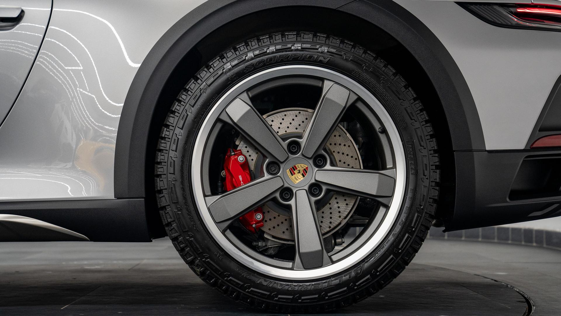 Porsche 911 Photo a95359b4-5479-41e6-b7f0-3ccb0fbe7bd7.jpg