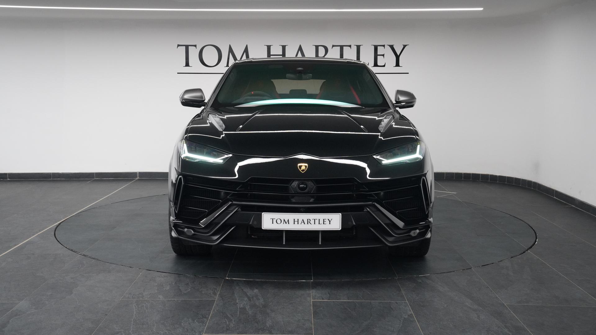 LAMBORGHINI Urus Photo a958dfa0-ddc1-4e88-9f55-4d0661fb98e1.jpg