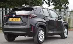 Toyota YARIS CROSS Photo 3