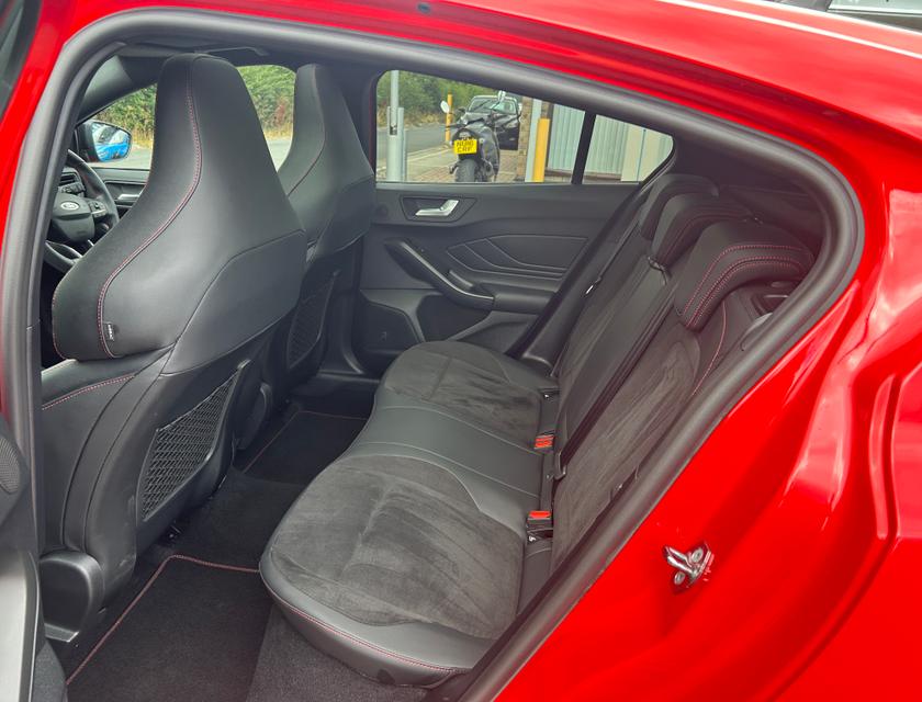 Ford Focus Photo a95c0e6f-b549-4e34-9268-8b7c16f106d7.jpg