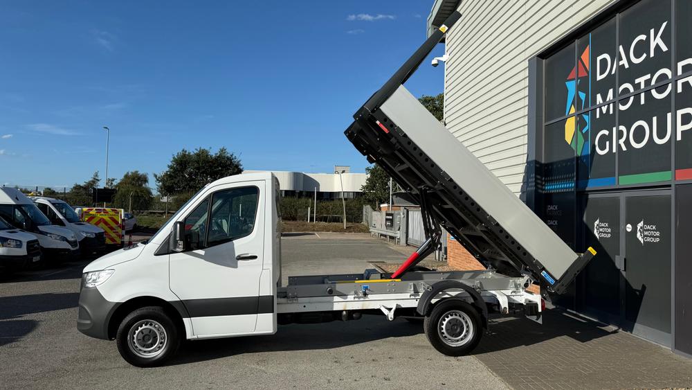 Mercedes-Benz Sprinter Photo a961a403-88cd-4a90-b8d2-20530334c2ff.jpeg