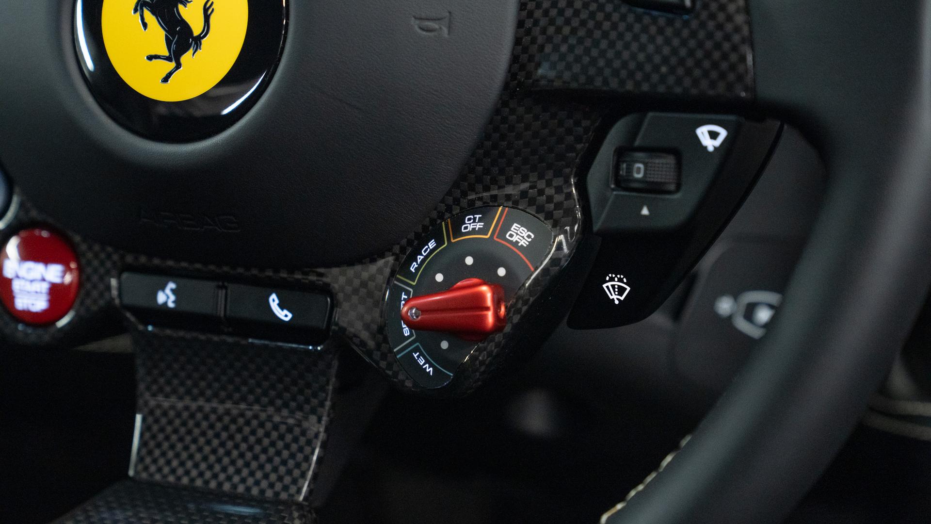 Ferrari F8 Photo a96ab39e-6976-46f5-9701-ac9e8829e32e.jpg