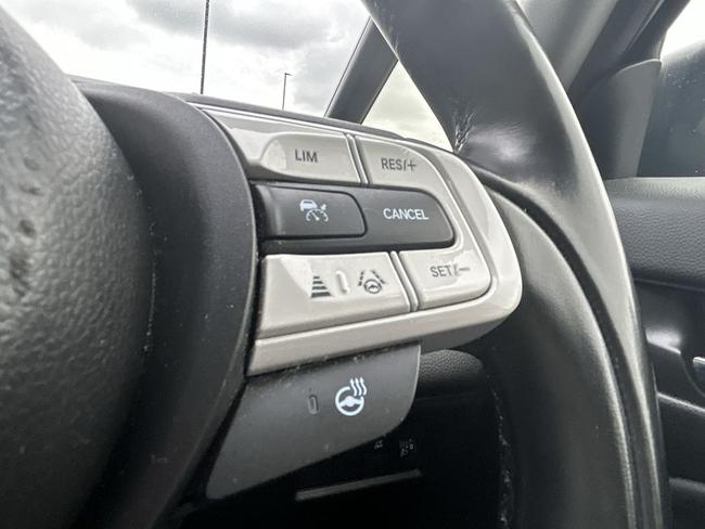 Honda Jazz Photo a97bfdfc-4ba3-45e4-87cf-0f0f51724fc3.jpg