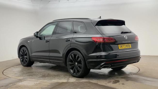 VOLKSWAGEN Touareg Photo 3