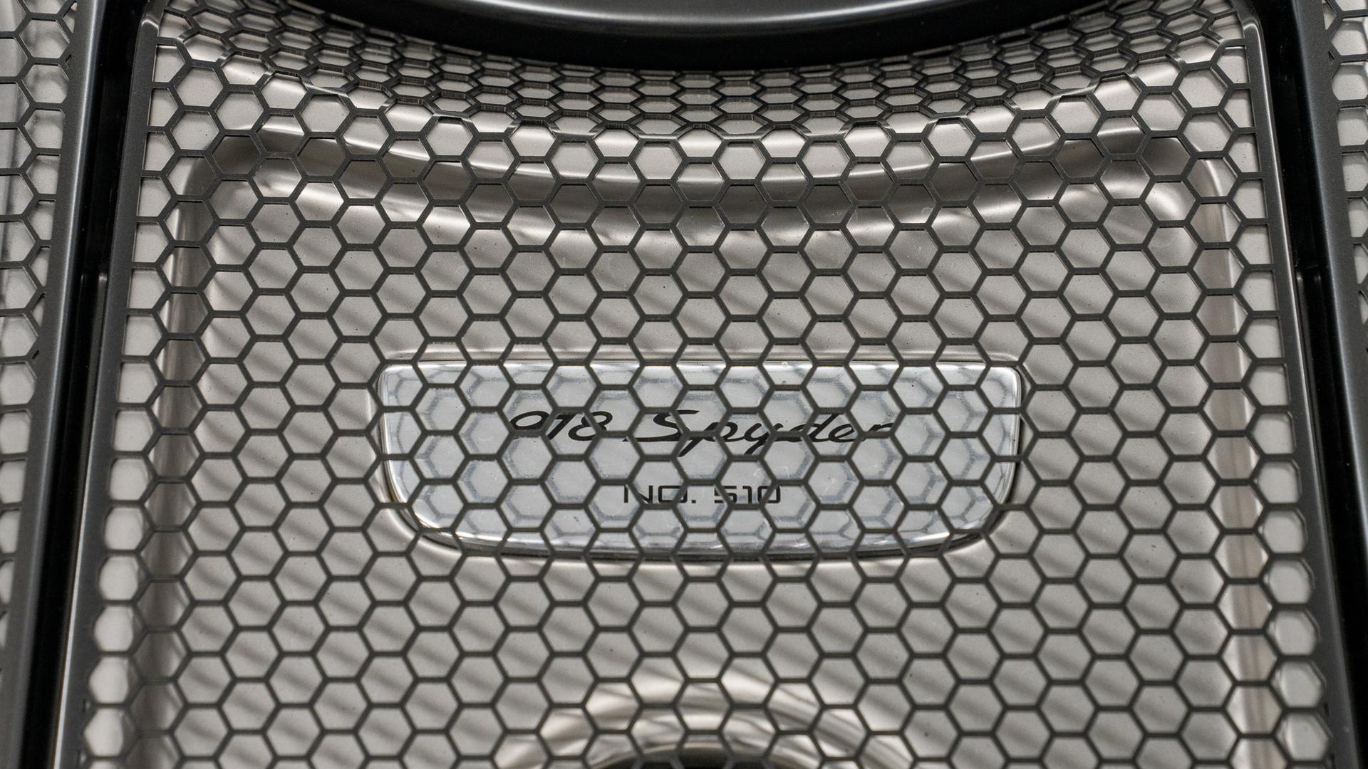 Porsche 918 Photo a9c9cd99-9475-4fac-b158-671591d7c0f1.jpg