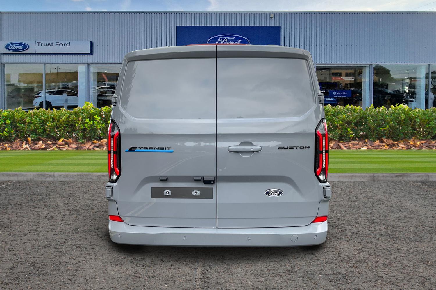 Ford E-TRANSIT CUSTOM Photo 12