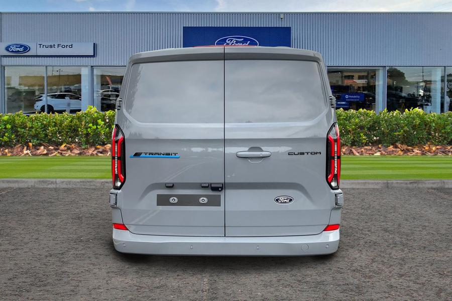 Ford E-TRANSIT CUSTOM Photo a9cb45e3-dd00-4e88-a25e-b1cb7232c470.jpg