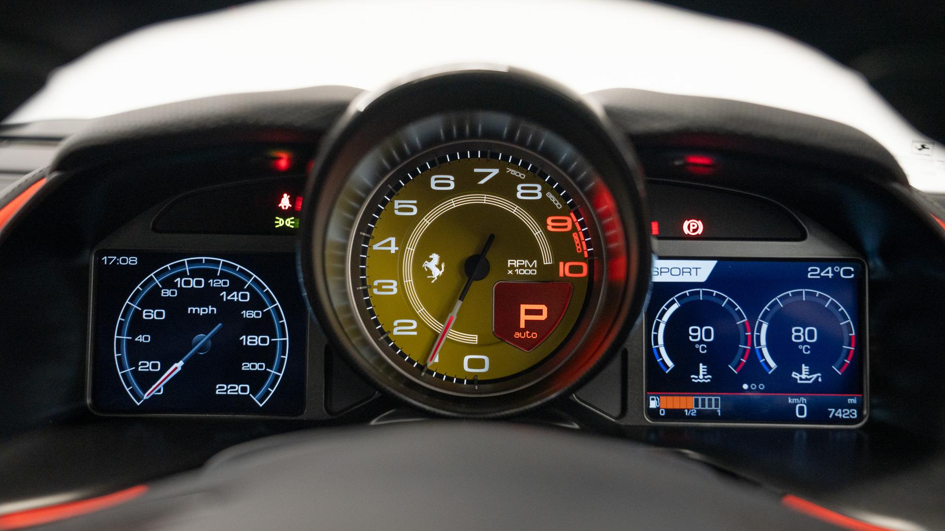 Ferrari 812 Superfast Photo a9e1d1cd-0595-4bde-8b8c-bedc68e0c06c.jpg