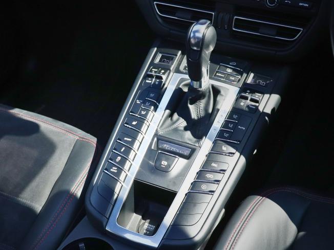 PORSCHE Macan Photo 33