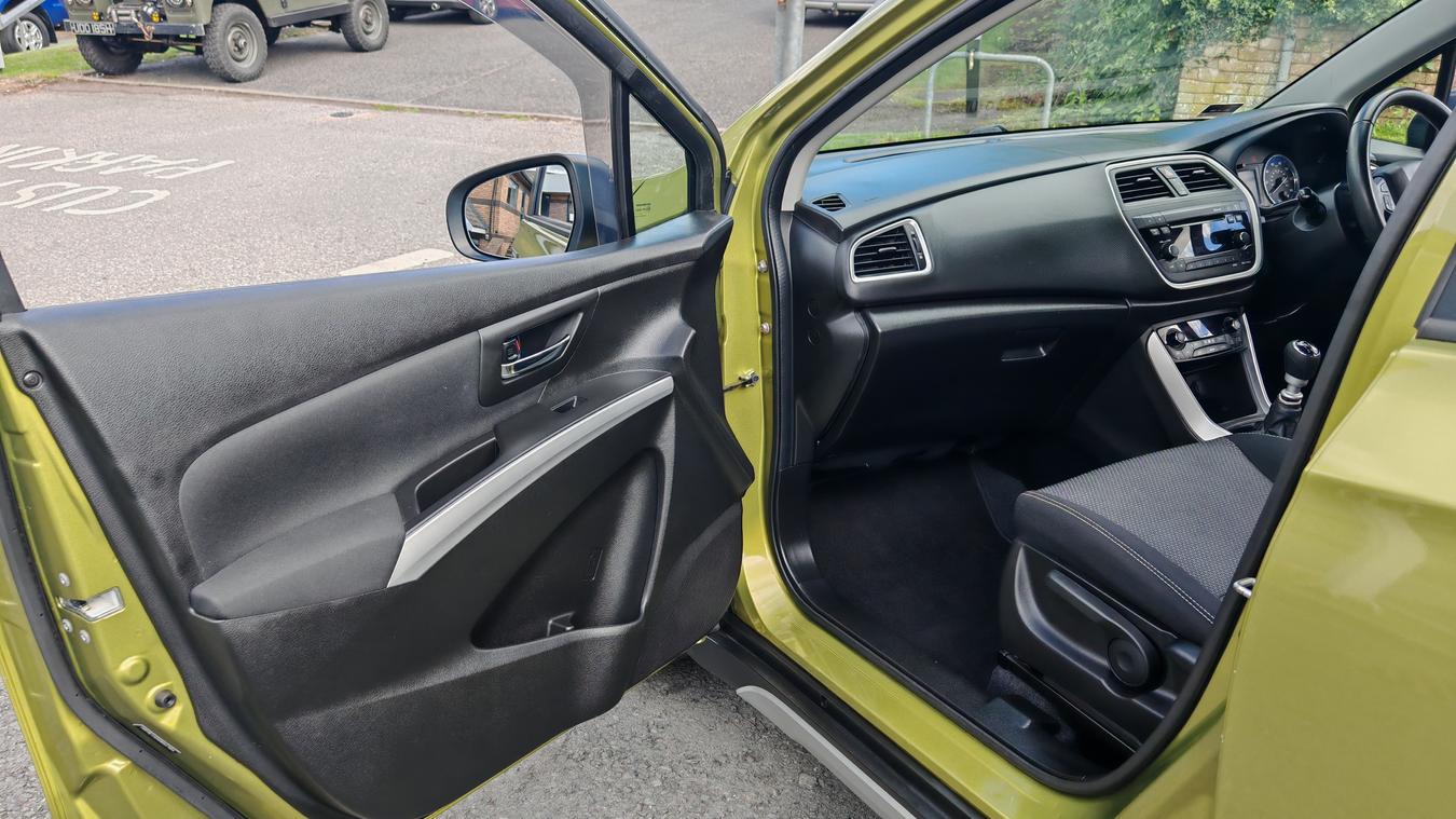 Used Suzuki SX4 S-Cross WD64ECT 23