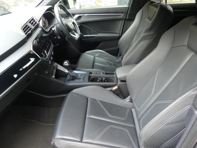 Audi Q3 Photo a9fb9988-41d4-4324-bf06-3bb1b48bb767.jpg