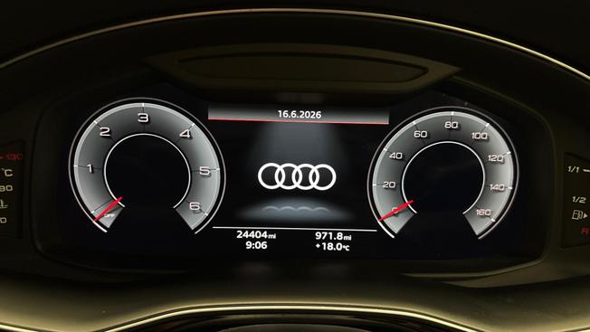 AUDI Q7 Photo 9