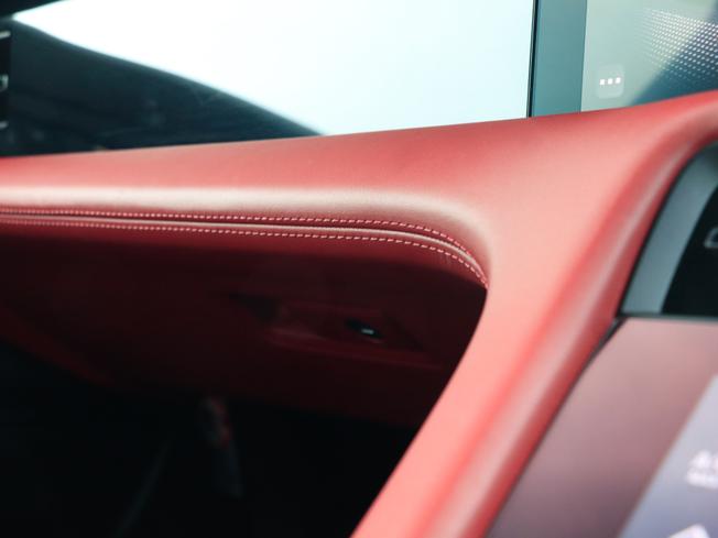 PORSCHE Taycan Photo 27